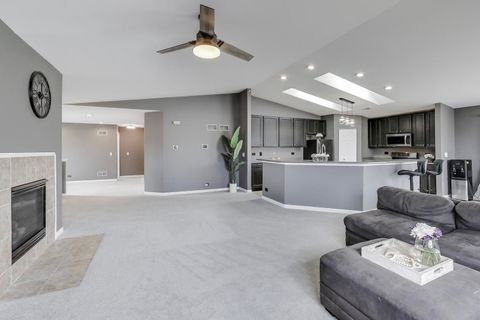 Tiny photo for 1552 Matthew Drive #1552, Algonquin, IL 60102 (MLS # 12578206)