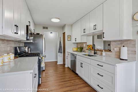 Tiny photo for 9729 Mill Court E #B1, Palos Park, IL 60464 (MLS # 12633973)