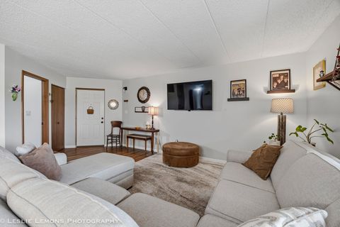 Tiny photo for 9729 Mill Court E #B1, Palos Park, IL 60464 (MLS # 12633973)