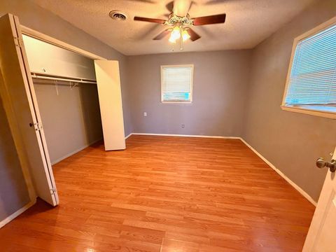 Tiny photo for 107 W Main Street, Elkville, IL 62932 (MLS # 100000024)