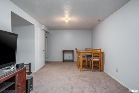 Tiny photo for 1312 Emerald Drive, Davenport, IA 52804 (MLS # QC4269579)