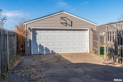 Tiny photo for 1312 Emerald Drive, Davenport, IA 52804 (MLS # QC4269579)