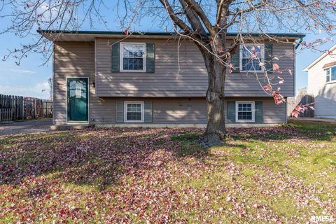 Tiny photo for 1312 Emerald Drive, Davenport, IA 52804 (MLS # QC4269579)