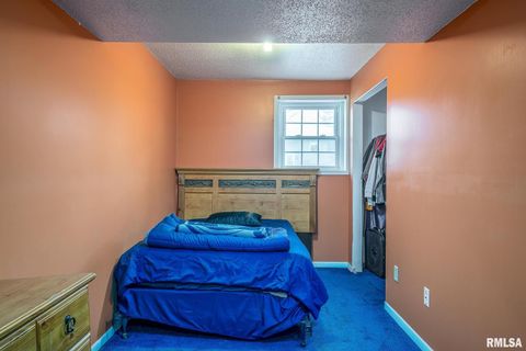 Tiny photo for 1312 Emerald Drive, Davenport, IA 52804 (MLS # QC4269579)