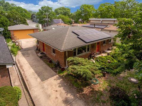2417 Lyons Street Evanston IL 60201