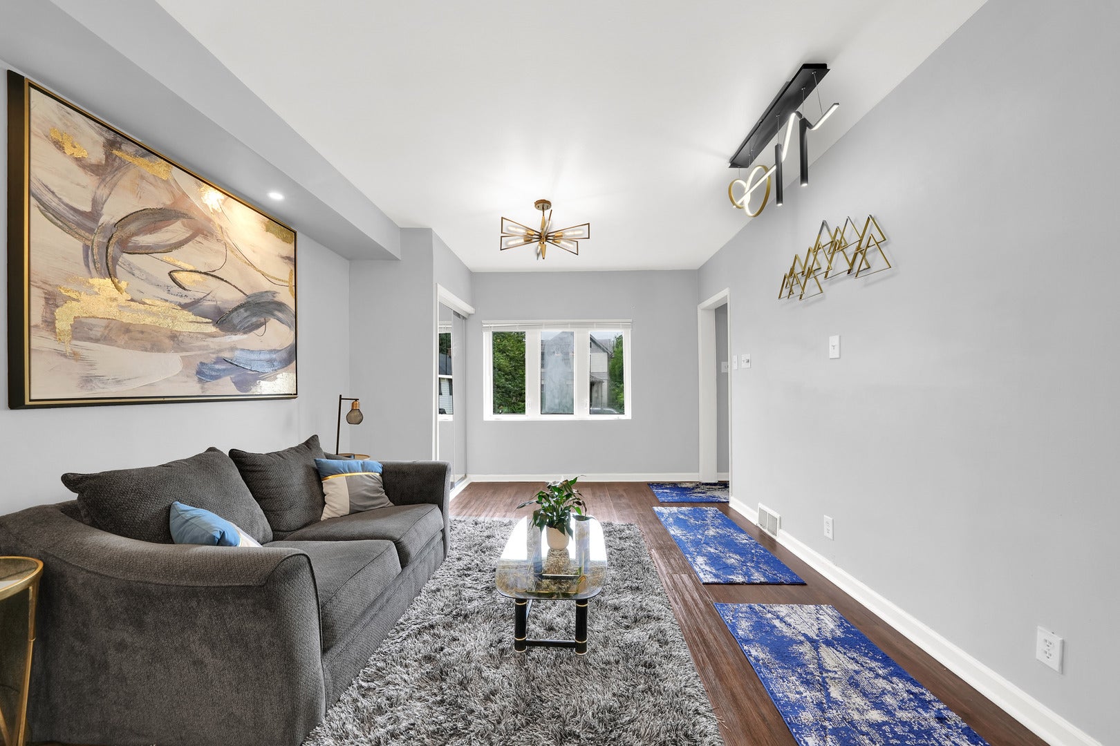 11209 S Hermosa Avenue