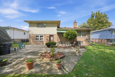 Tiny photo for 737 E 170th Place, South Holland, IL 60473 (MLS # 12790095)