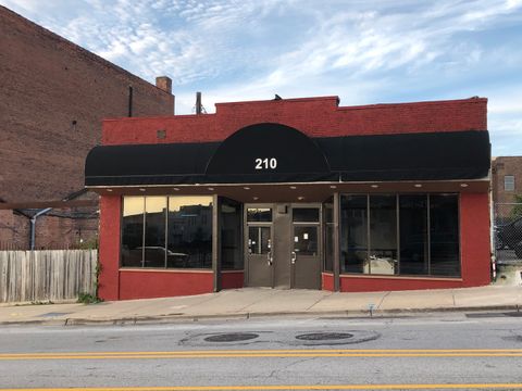 Photo of 210 E Galena Boulevard, Aurora, IL 60505 (MLS # 12332586)