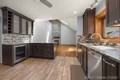 Tiny photo for 584 Beaconsfield Avenue, Naperville, IL 60565 (MLS # 12478552)