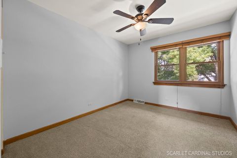 Tiny photo for 584 Beaconsfield Avenue, Naperville, IL 60565 (MLS # 12478552)