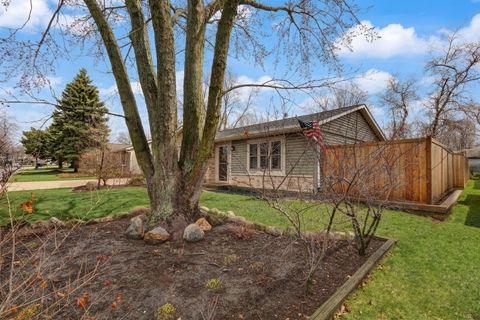 Tiny photo for 3861 Sutherland Drive, Park City, IL 60085 (MLS # 12581539)