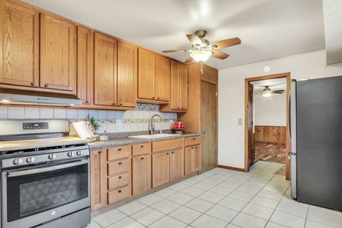 Tiny photo for 3861 Sutherland Drive, Park City, IL 60085 (MLS # 12581539)