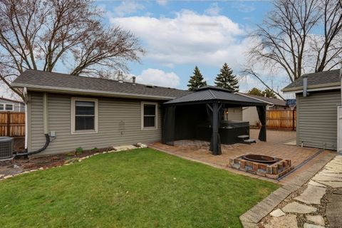 Tiny photo for 3861 Sutherland Drive, Park City, IL 60085 (MLS # 12581539)