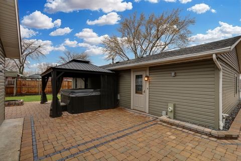 Tiny photo for 3861 Sutherland Drive, Park City, IL 60085 (MLS # 12581539)