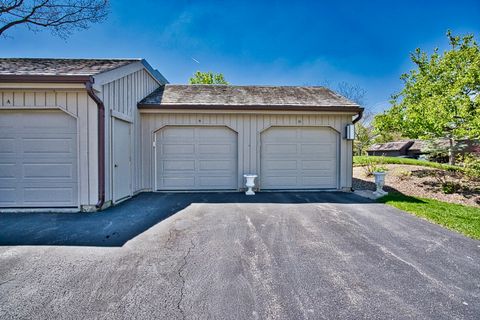 Townhouse in Lake Barrington IL 97 Thornhill Lane.jpg