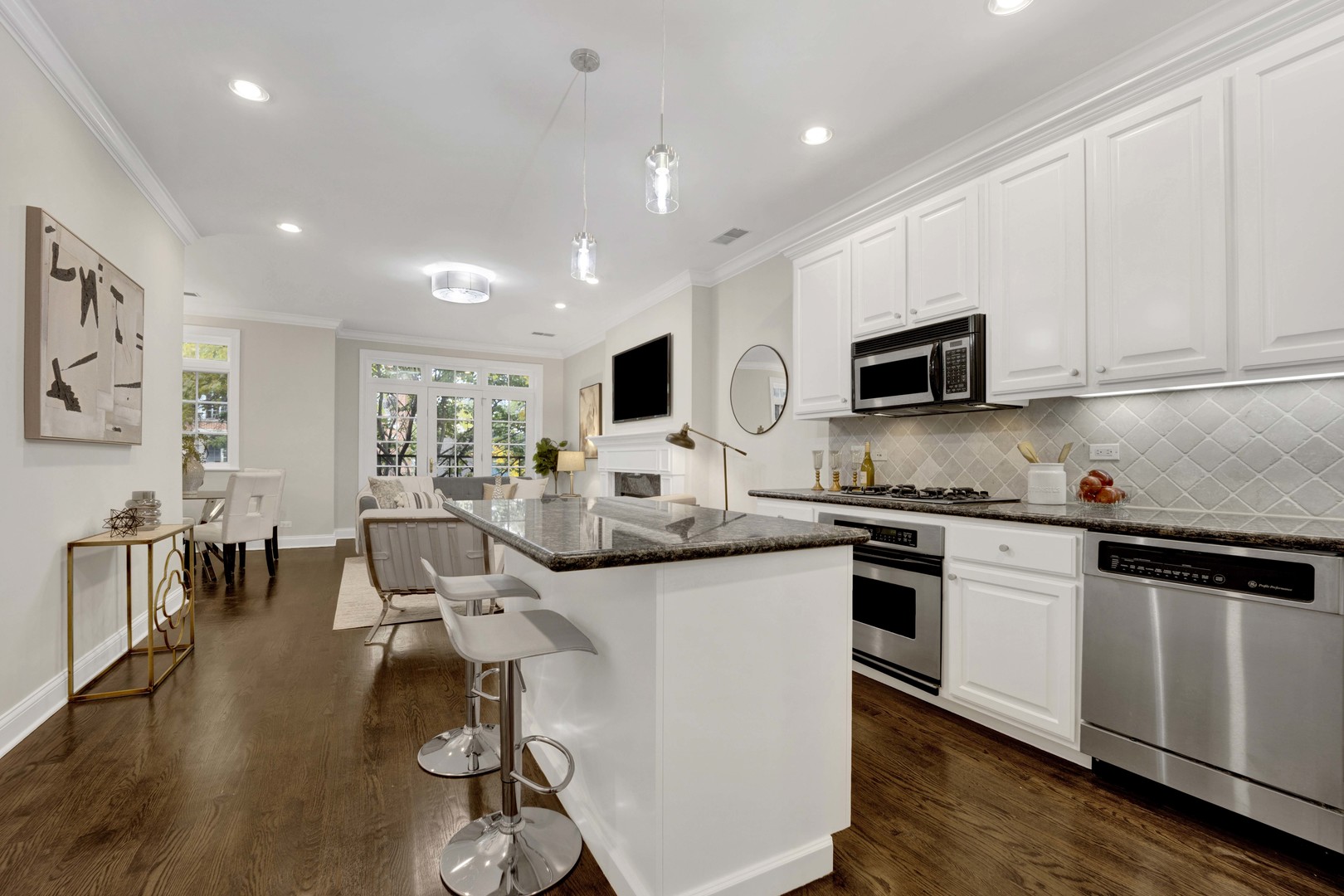 1724 N Mohawk Street 2