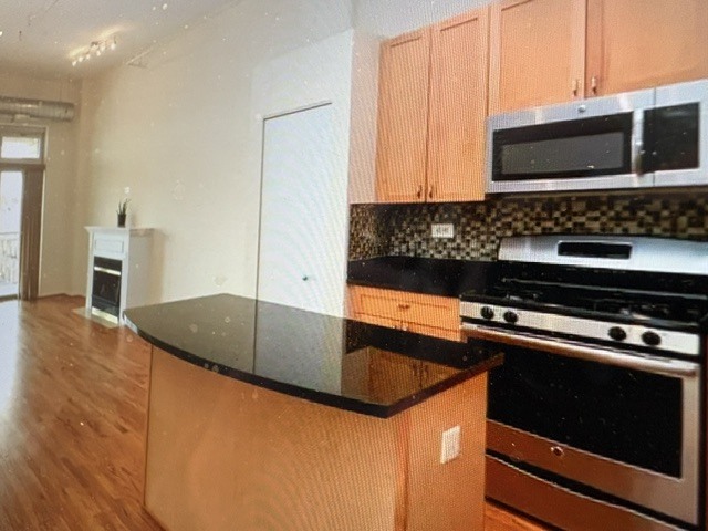 950 W Monroe Street 407