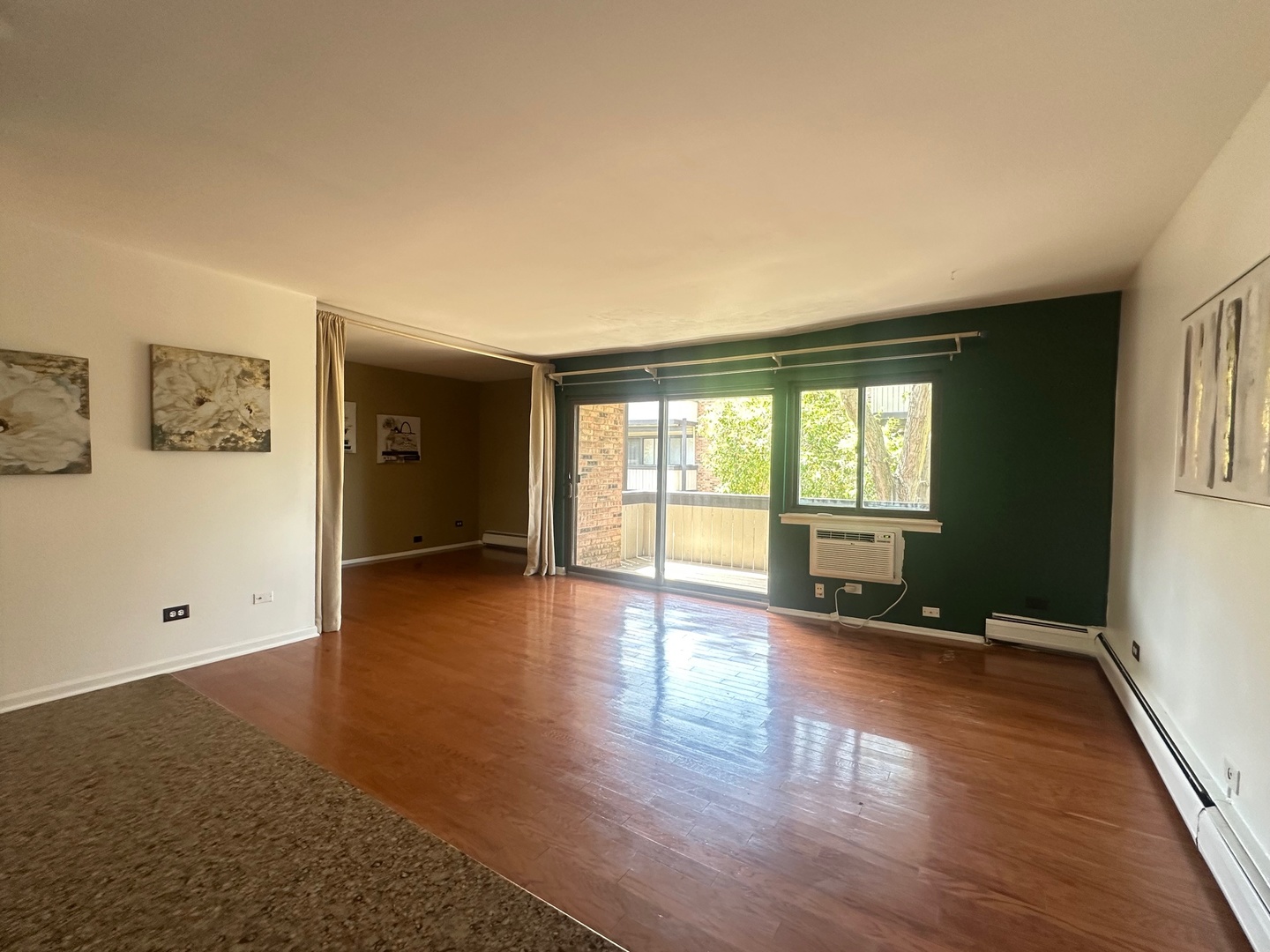1813 Hemlock Place 209