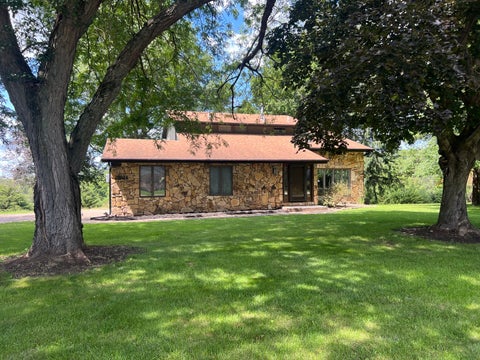 Photo of 28024 230th Street, Leclaire, IA 52753 (MLS # 12735582)