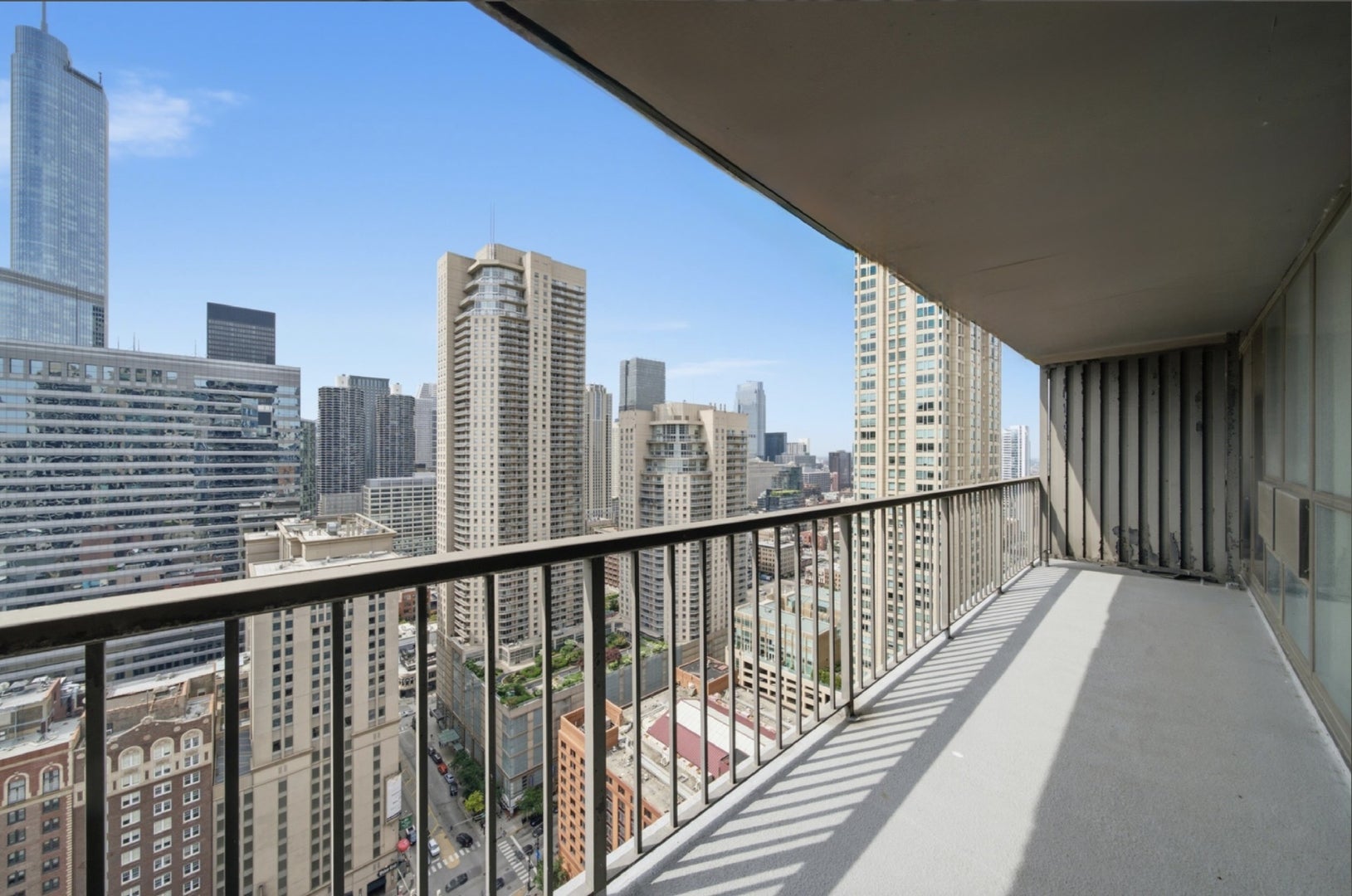 10 E Ontario Street 3403
