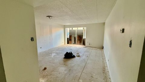 Tiny photo for 606 E Woodland Park Avenue #105, Chicago, IL 60616 (MLS # 12567005)