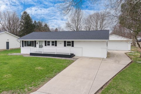 Photo of 313 S School Street, Minier, IL 61759 (MLS # 12605005)