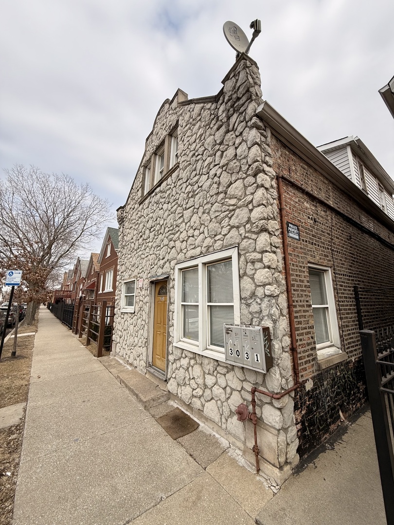 3031 S Central Park Avenue