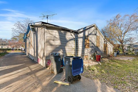 A home in Waukegan