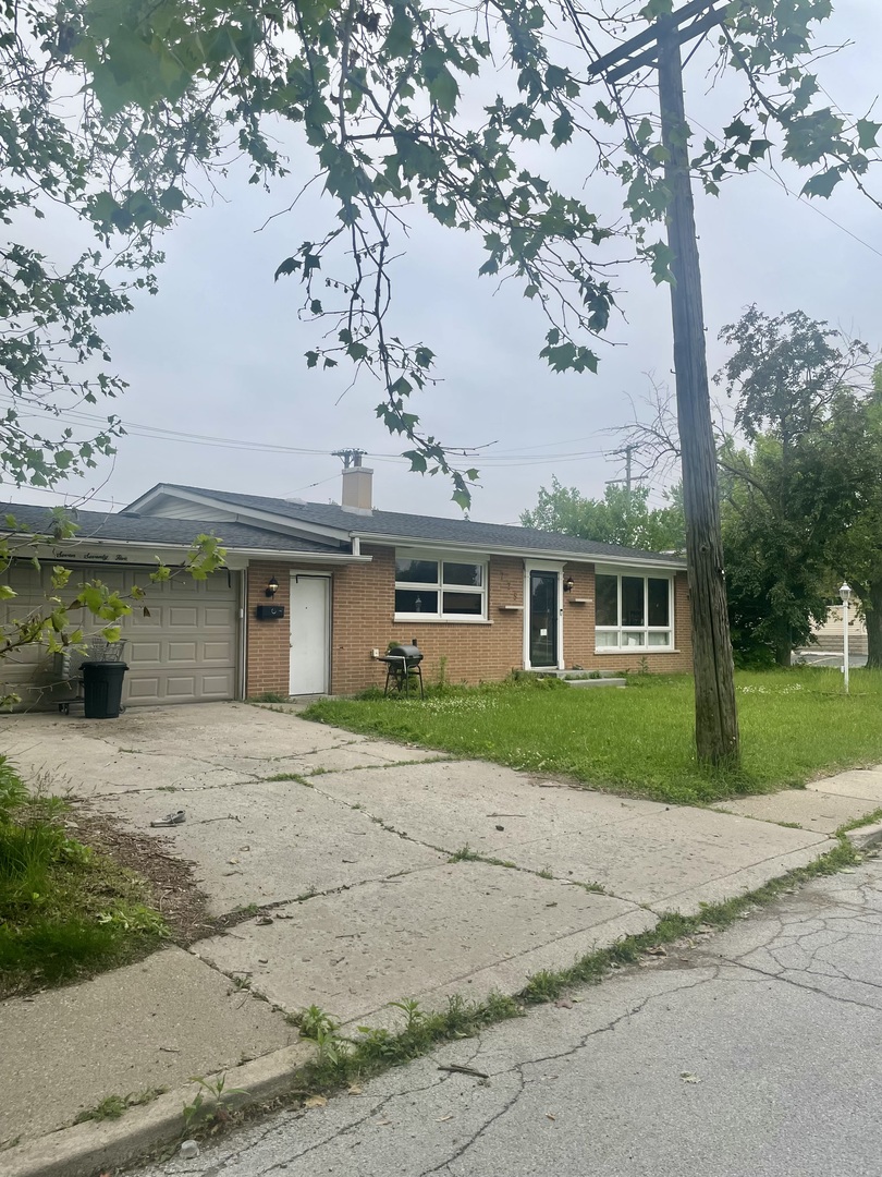 775 Greenbay Avenue