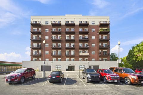 Photo of 1650 Riverwoods Drive #403, Melrose Park, IL 60160 (MLS # 12717483)
