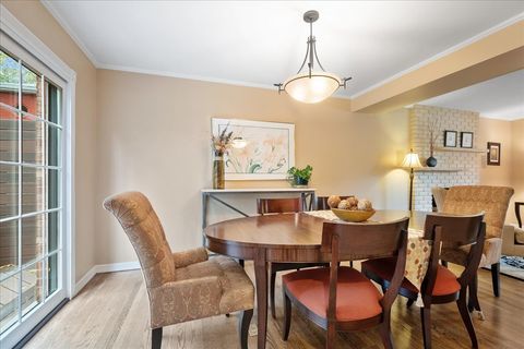 Tiny photo for 2440 Simpson Street, Evanston, IL 60201 (MLS # 12501690)