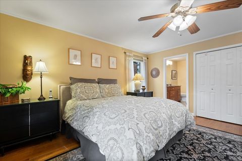 Tiny photo for 2440 Simpson Street, Evanston, IL 60201 (MLS # 12501690)