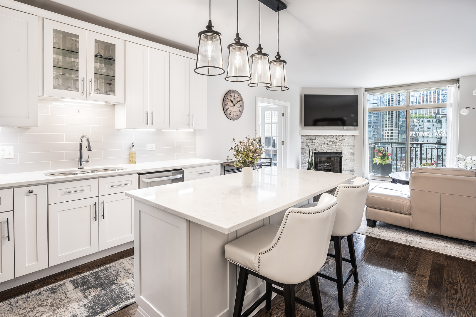 21 W Chestnut Street 1206
