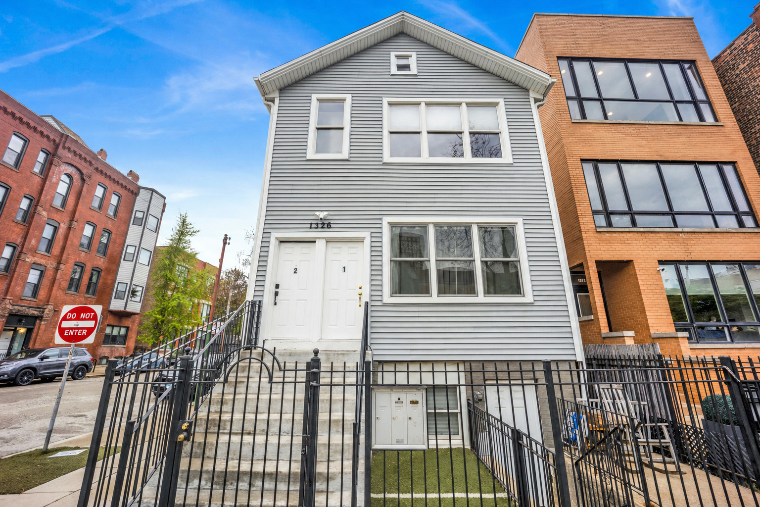 Photo 1 of 9 — 1326 W Ohio Street, Chicago, IL 60642