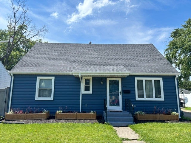 1606 Stratford Court