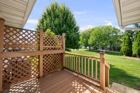 Tiny photo for 2726 Linwood Court #2726, Davenport, IA 52806 (MLS # 12711874)