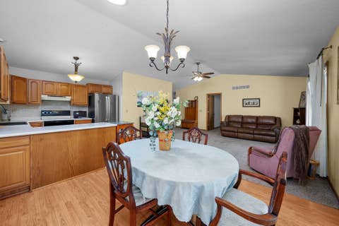 Tiny photo for 2726 Linwood Court #2726, Davenport, IA 52806 (MLS # 12711874)