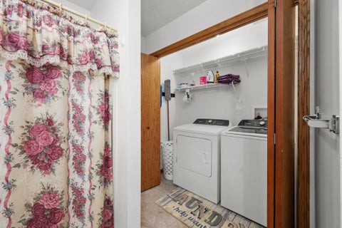 Tiny photo for 2726 Linwood Court #2726, Davenport, IA 52806 (MLS # 12711874)