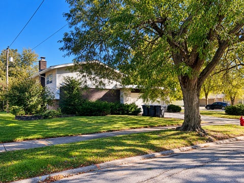 Tiny photo for 16005 Avalon Avenue, South Holland, IL 60473 (MLS # 12788221)