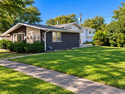 Tiny photo for 16005 Avalon Avenue, South Holland, IL 60473 (MLS # 12788221)