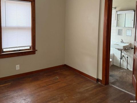 Tiny photo for 1639 33RD Street, Moline, IL 61265 (MLS # QC4269645)