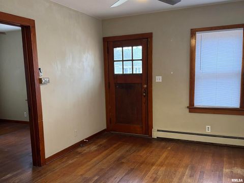 Tiny photo for 1639 33RD Street, Moline, IL 61265 (MLS # QC4269645)