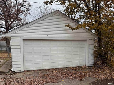 Tiny photo for 1639 33RD Street, Moline, IL 61265 (MLS # QC4269645)