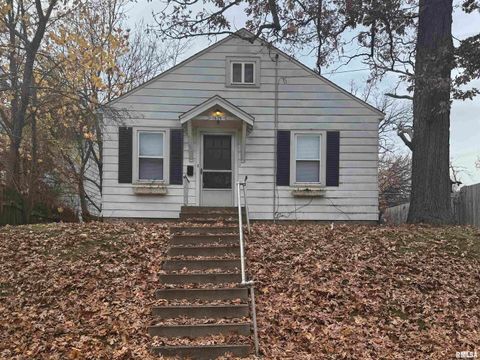 Photo of 1639 33RD Street, Moline, IL 61265 (MLS # QC4269645)