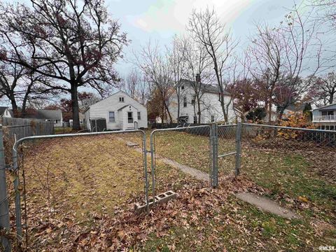 Tiny photo for 1639 33RD Street, Moline, IL 61265 (MLS # QC4269645)