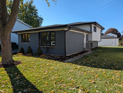 564 Adele Street Elmhurst IL 60126