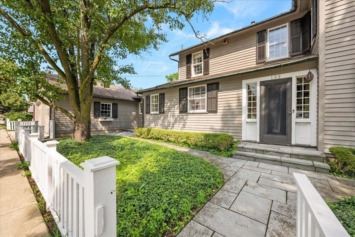 133 S River Lane