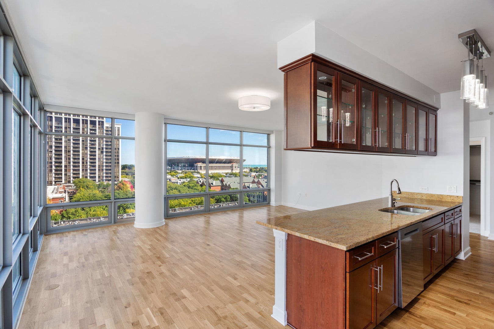 100 E 14th Street 801