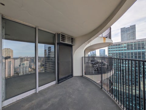 Tiny photo for 300 N State Street #4905, Chicago, IL 60654 (MLS # 12786496)