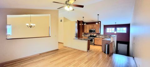 Tiny photo for 345 THORNWOOD Way #D, South Elgin, IL 60177 (MLS # 12590392)